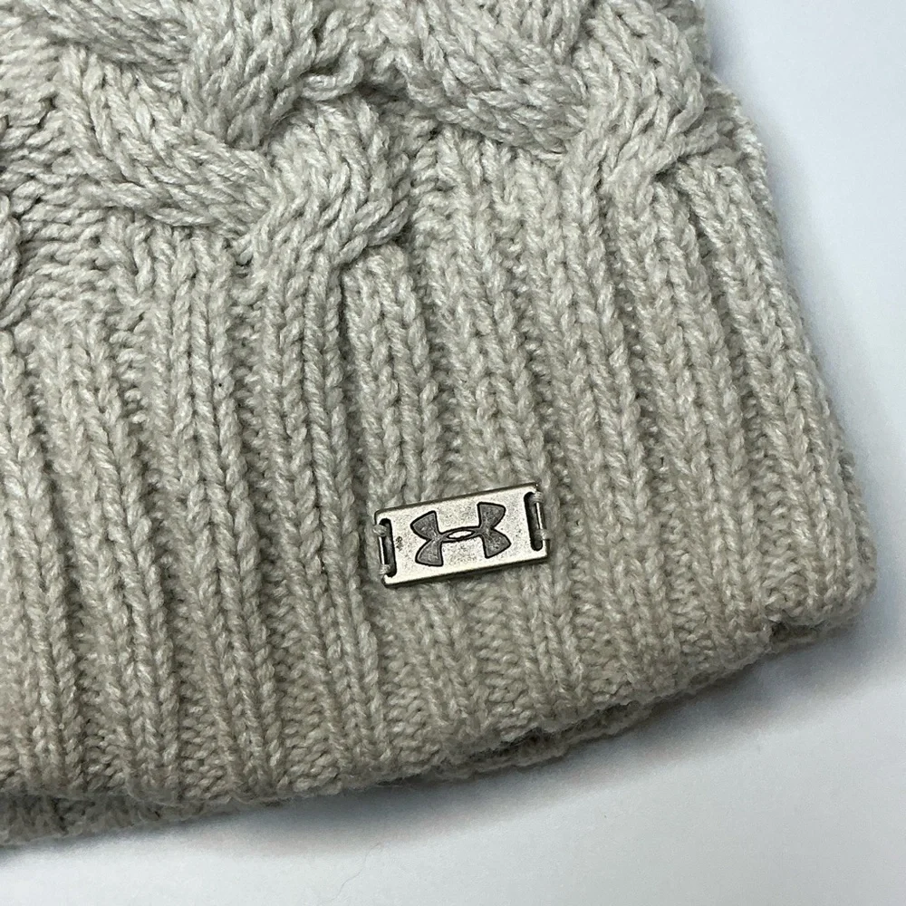 Under Armour‎ Cable Knit Beanie Hat Cream and Gray Fleece Lined Winter Hat